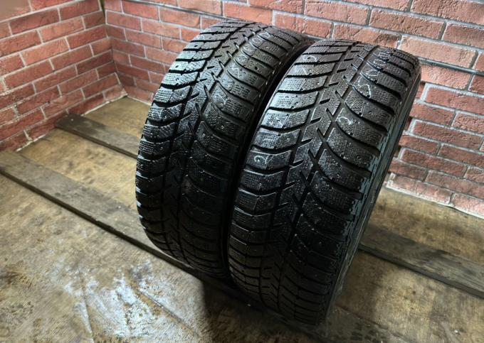 Bridgestone Ice Cruiser 5000 215/55 R16 93T