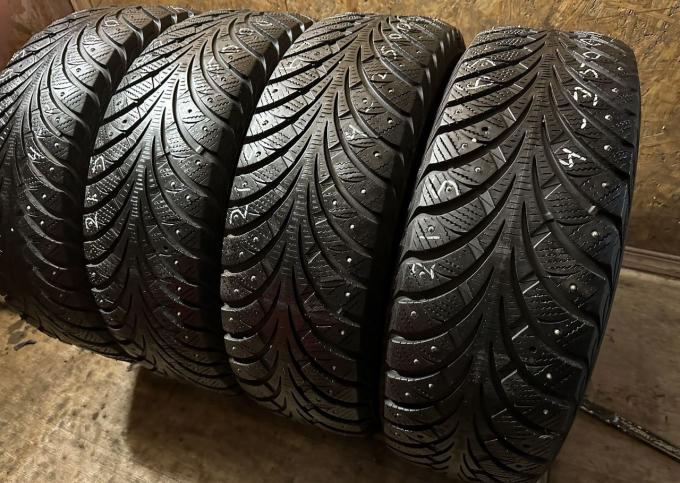 Sava Eskimo Stud 215/65 R16 98T