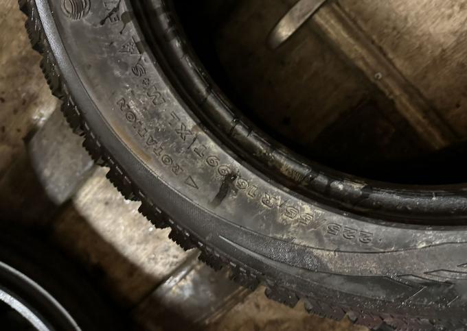 Nokian Tyres Hakkapeliitta 4 225/55 R16 99T