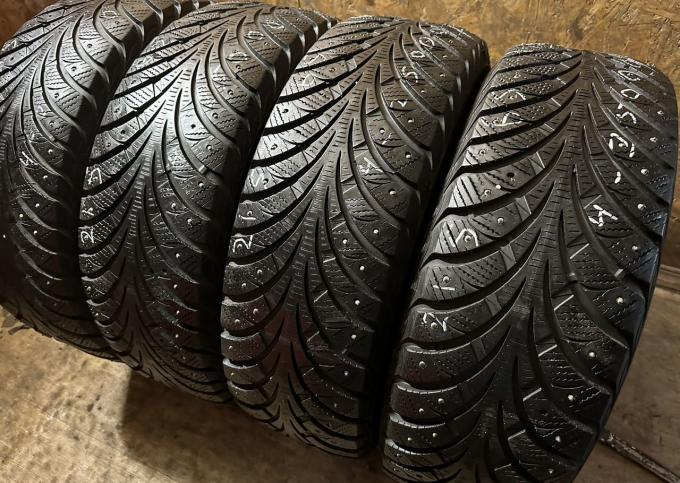 Sava Eskimo Stud 215/65 R16 98T