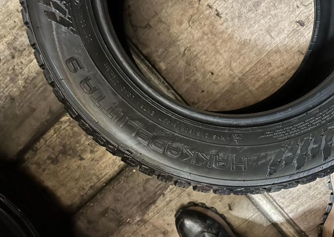 Nokian Tyres Hakkapeliitta 9 215/60 R16 99T