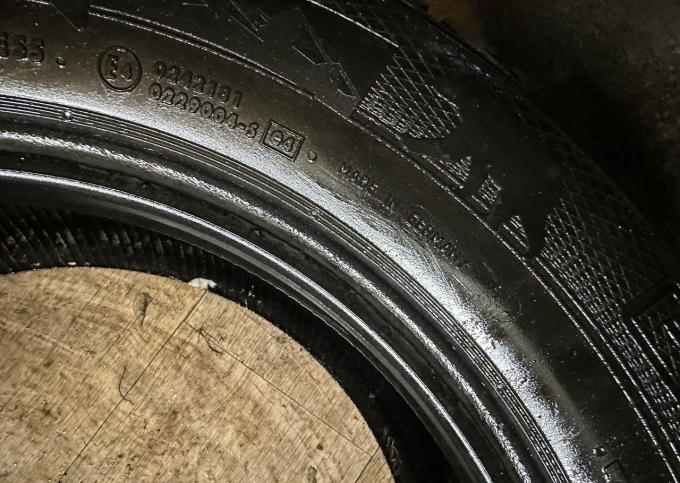Gislaved Nord Frost 5 215/60 R16 95T