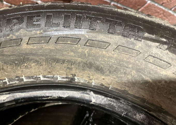 Nokian Tyres Hakkapeliitta 7 215/65 R16 102T