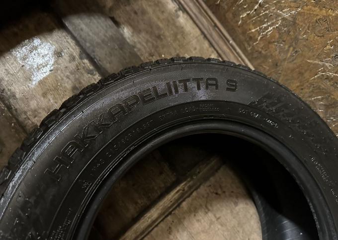 Nokian Tyres Hakkapeliitta 9 215/60 R16 99T