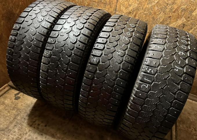 Yokohama Ice Guard F700Z 215/70 R16 100Q