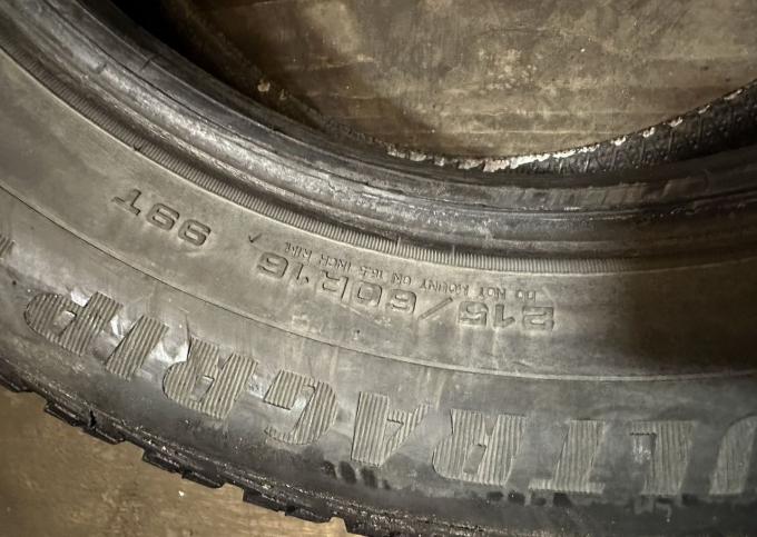 Goodyear UltraGrip Ice 2 215/60 R16 99T