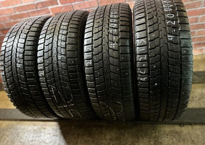 Dunlop SP Winter Ice 01 215/60 R16 95T
