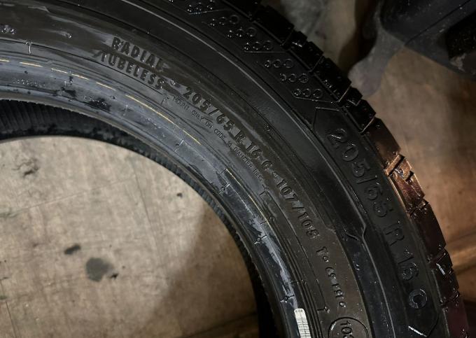 Continental ContiVanContact 200 205/65 R16C 107T