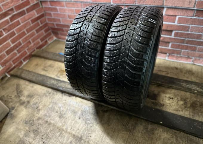 Bridgestone Ice Cruiser 5000 215/55 R16 93T