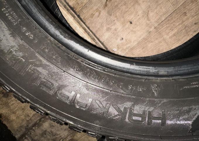 Nokian Tyres Hakkapeliitta 9 215/60 R16 99T