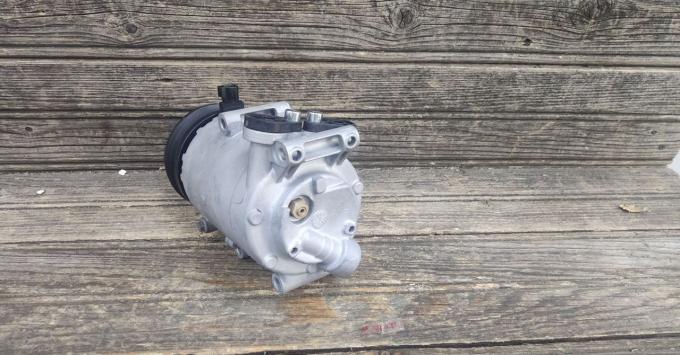 Компрессор кондиционера Ford Focus 3 1856883