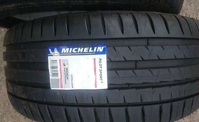 Michelin Pilot Sport 4 245/45 R18