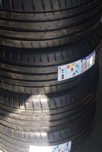 Michelin Pilot Sport 4 245/45 R18