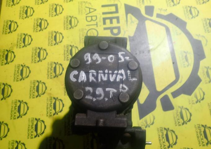 Компрессор кондиционера Kia Carnival 1999-2005 0K56E61450
