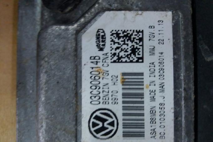Электронный блок управления двигателем VW Volkswag