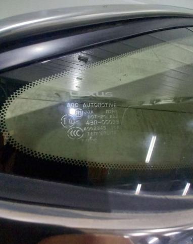 Форточка багажника правая Lexus RX 3