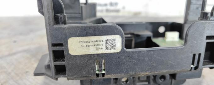 Кронштейн шлейфа Land Rover Freelander 2 2.2 BJ3213N064HG