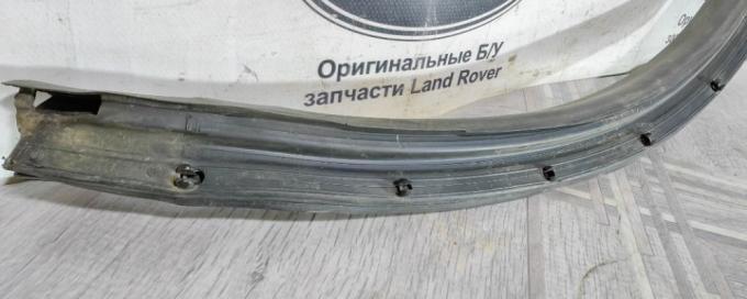 Уплотнитель двери задней правой Range Rover L322 LR011846