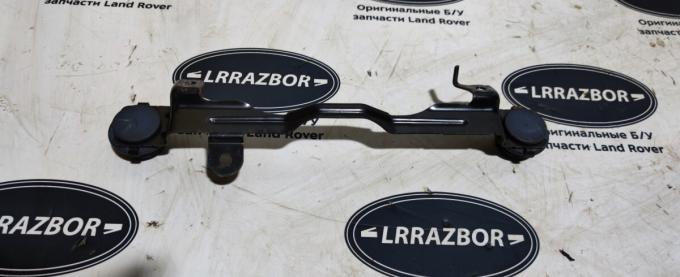 Кронштейн крышки ДВС  Range Rover L322 09-12 LR011564