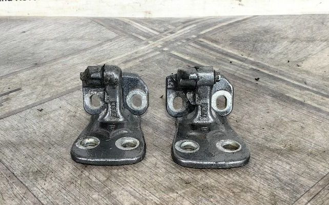 Петли двери комплект Range Rover Sport L320 BDB780072