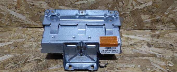 Подушка пассажира Land Rover Freelander 2 2.2 LR018439