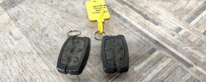 Ключ зажигания 2 шт Land Rover Freelander 2 2.2 LR013005
