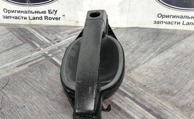 Ручка двери передняя правая Range Rover L322 LR011107