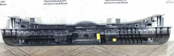 Накладка замка багажника Range Rover Sport 2 L494 LR044744