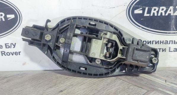 Ручка двери передняя правая Range Rover L322 LR011107