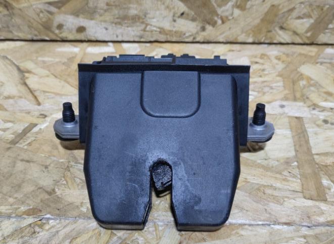 Замок багажника Land Rover Freelander 2 L359 LR014184