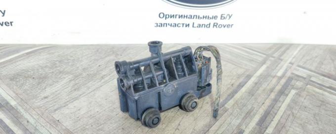 Блок клапанов подвески передний Range Rover L322 RVH500060