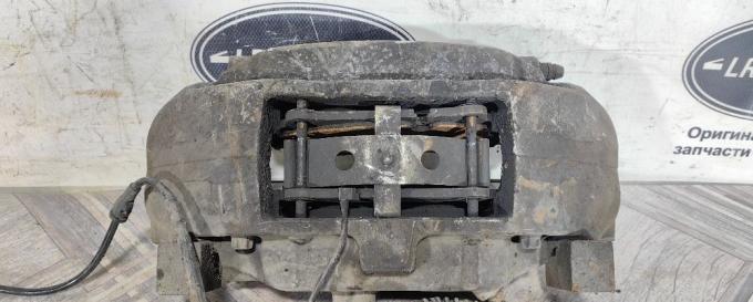Суппорт левый передний Land Rover Sport L320 SEB500080