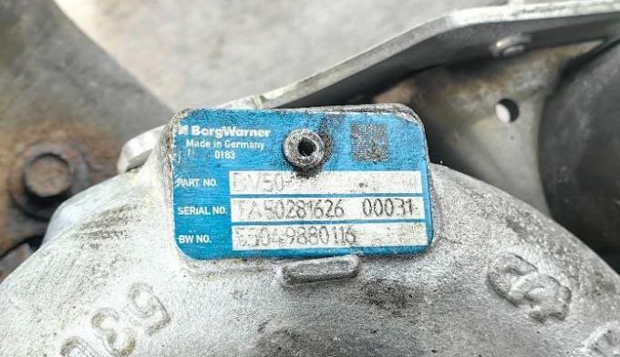 Турбокомпрессор Land Rover DISCOVERY 3 L319 2.7 LR005846
