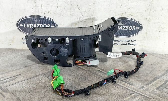 Вставка в консоль Range Rover Sport L320 рест LR045314