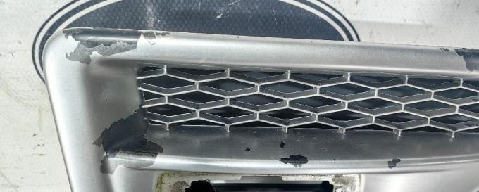 Решетка жабра правая Land Rover Freelander 2 LR001658