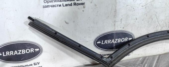 Уплотнитель двери задней правой Range Rover L322 LR011846