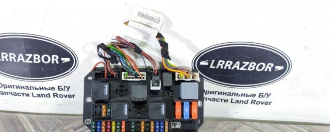 Блок предохранителей пв багажник Range Rover L322 LR021665