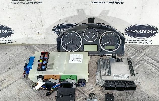 Блоки комплект Land Rover Freelander 2 2.2 МКПП LR018393