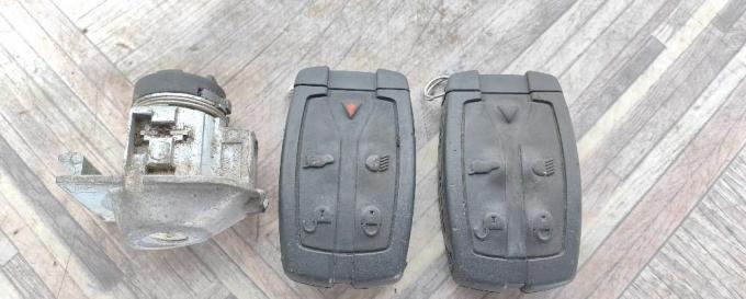 Ключ зажигания 2 шт Land Rover Freelander 2 2.2 LR013005