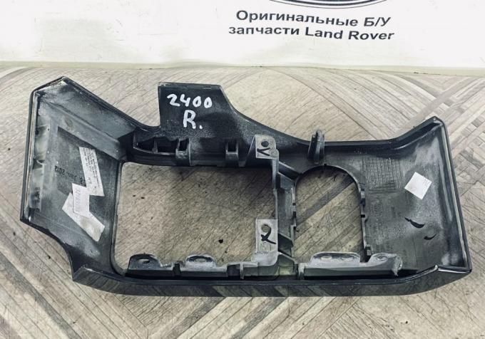 Вставка правая торпеды Land Rover Range Rover L322 LR018539