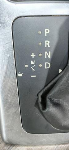 Накладка селектора Land Rover Freelander 2 2.2 DH52046C34AW