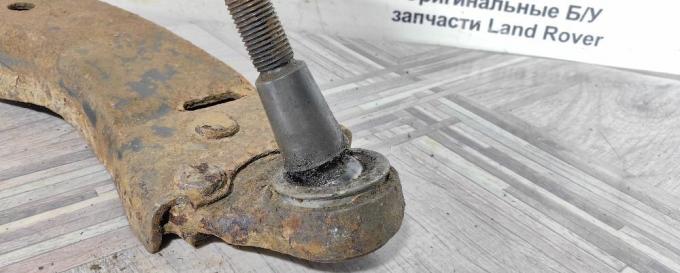 Рычаг правый передний Land Rover Freelander 2 2.2 LR007205
