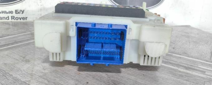 Блок предохранителей Land Rover Freelander 2 2.2 LR018393