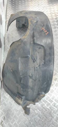 Подкрылок правый передний Land Rover Freelander 2 LR001553
