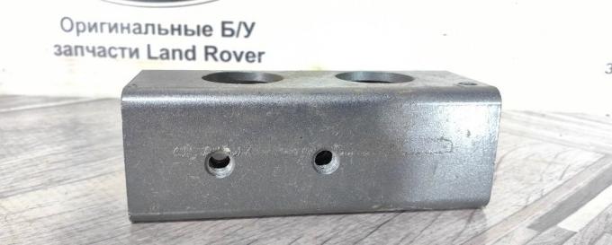 Кронштейн бампера Land Rover Discovery 5 L462 LR033057