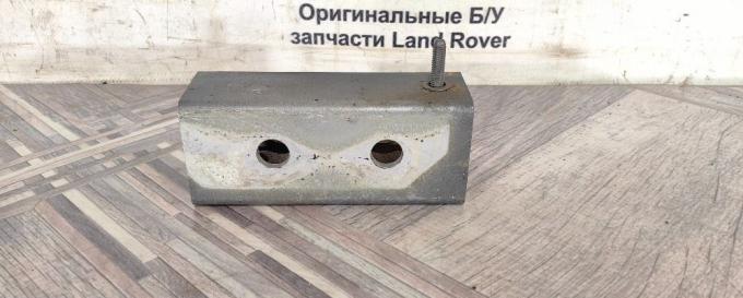 Кронштейн бампера Land Rover Discovery 5 L462 LR090887