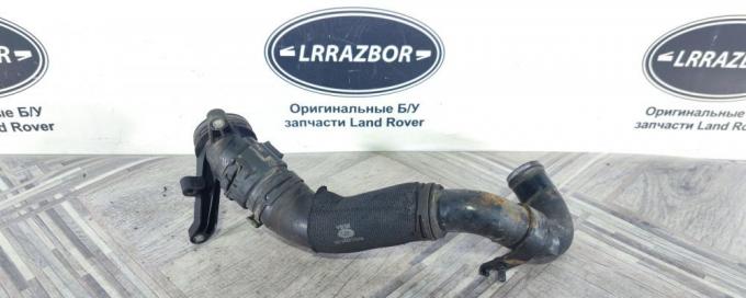 Патрубок охлаждения от блока Range Rover Sport 3.0 LR013683