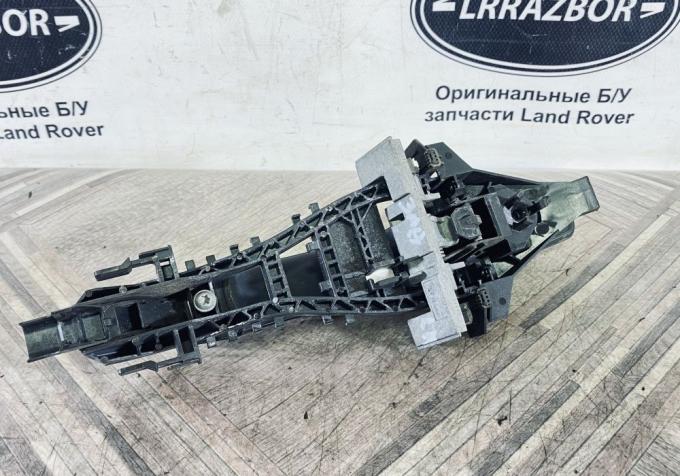 Ручка двери задняя левая Land Rover Evoque 1 LR040308