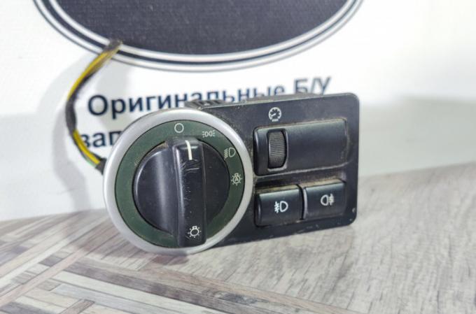 Блок включения фар Range Rover L322 05-07 YUD500880PUY