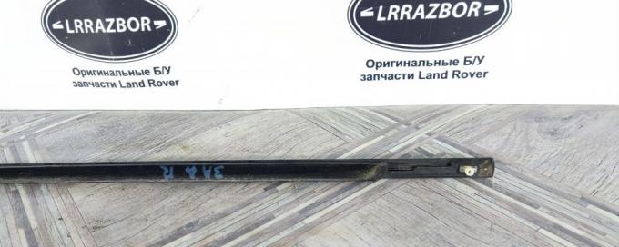 Молдинг стекла правый Land Rover Freelander 2 2.2 LR001737